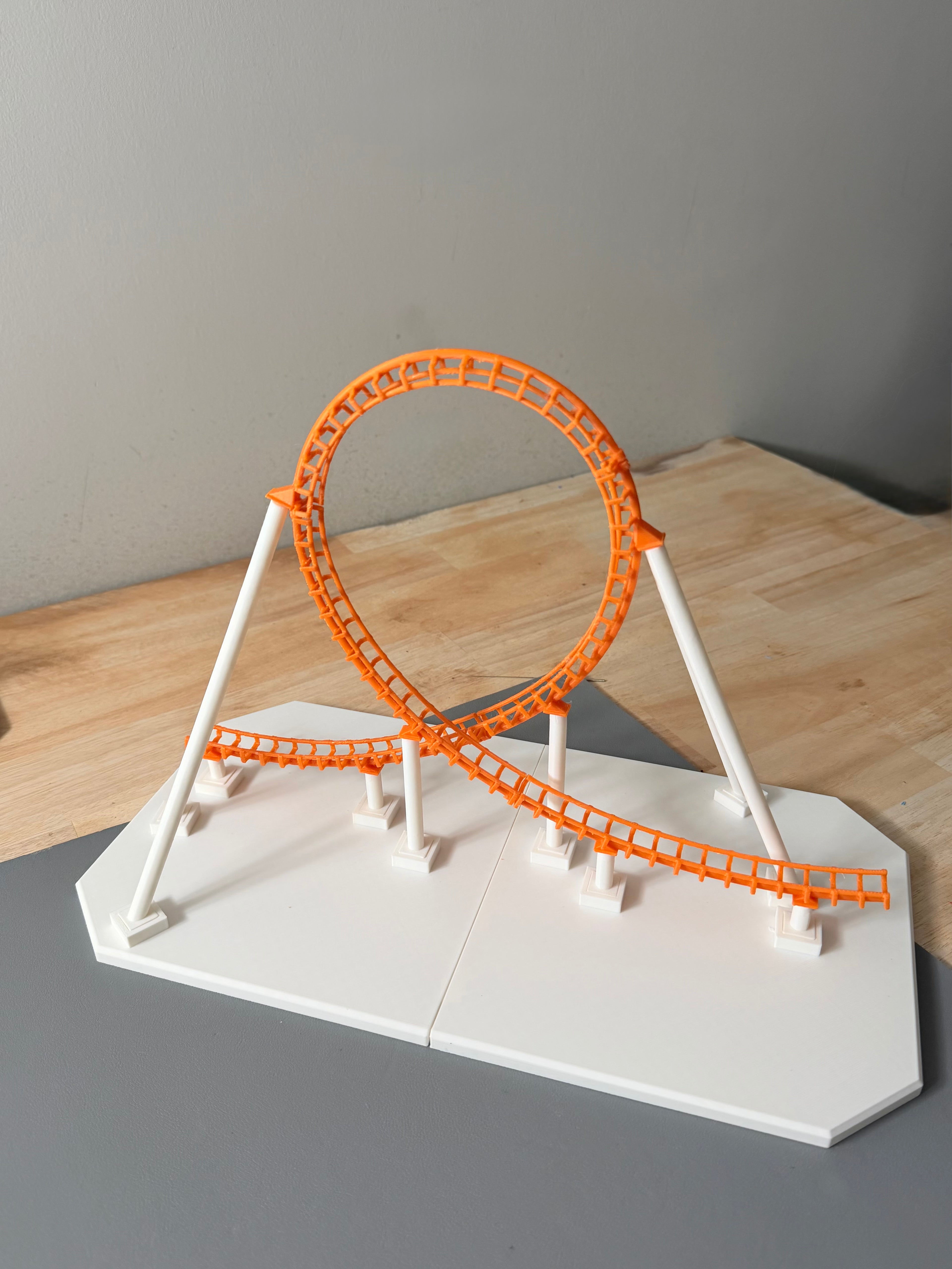 ‘The Piercing Arrow’ Vertical Loop Model Roller Coaster Kit