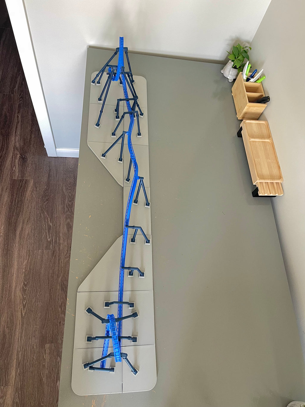 ‘The Bat Signal’ Sequence Model Roller Coaster  Kit