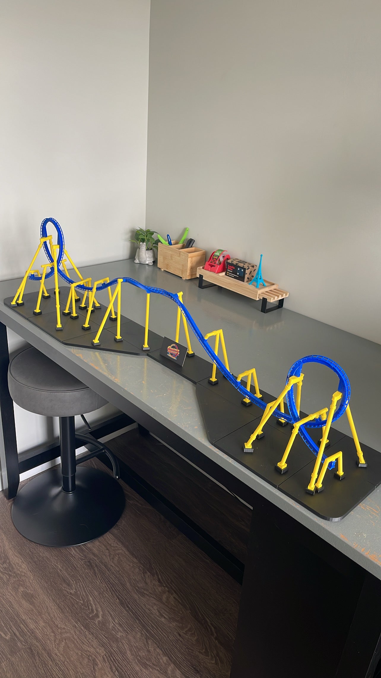 ‘The Bat Signal’ Sequence Model Roller Coaster  Kit