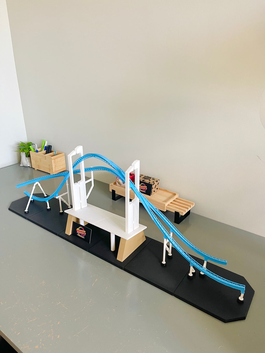 'The Keyhole' Model Roller Coaster Kit