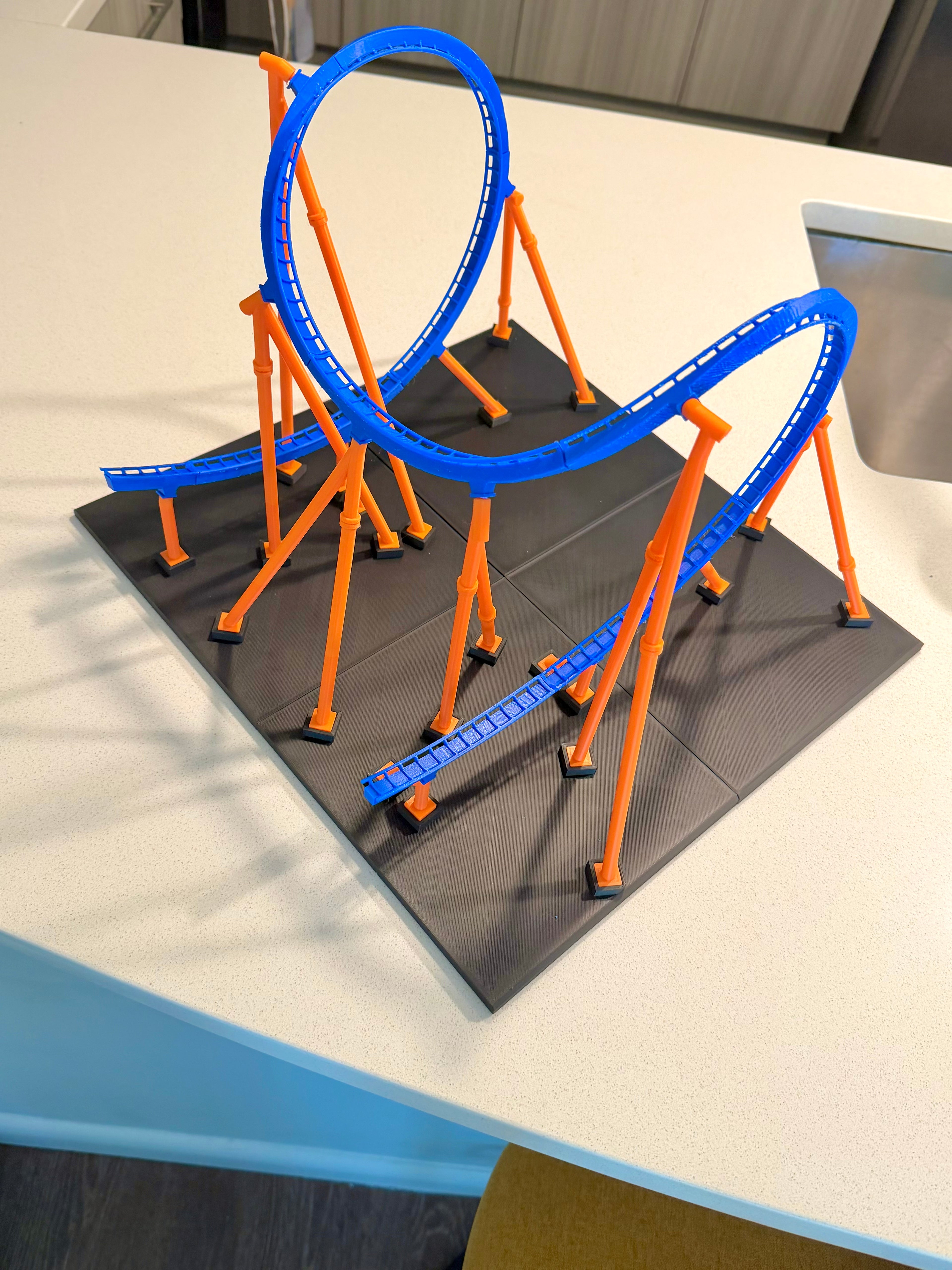 ‘The Gorgon’ Cobra Roll Model Roller Coaster Kit
