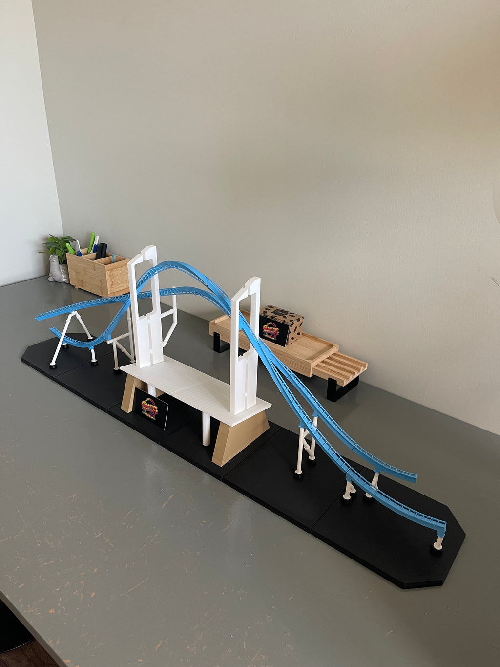 'The Keyhole' Model Roller Coaster Kit