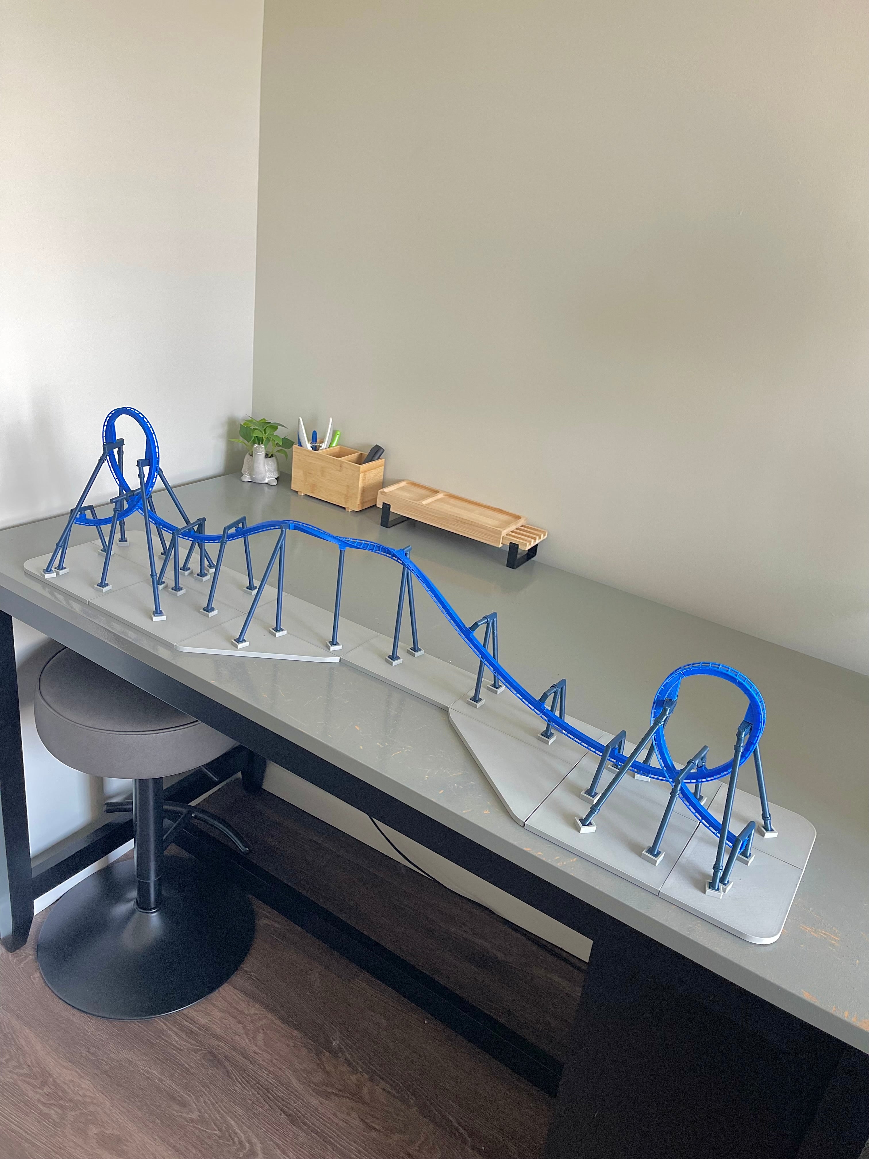 ‘The Bat Signal’ Sequence Model Roller Coaster  Kit