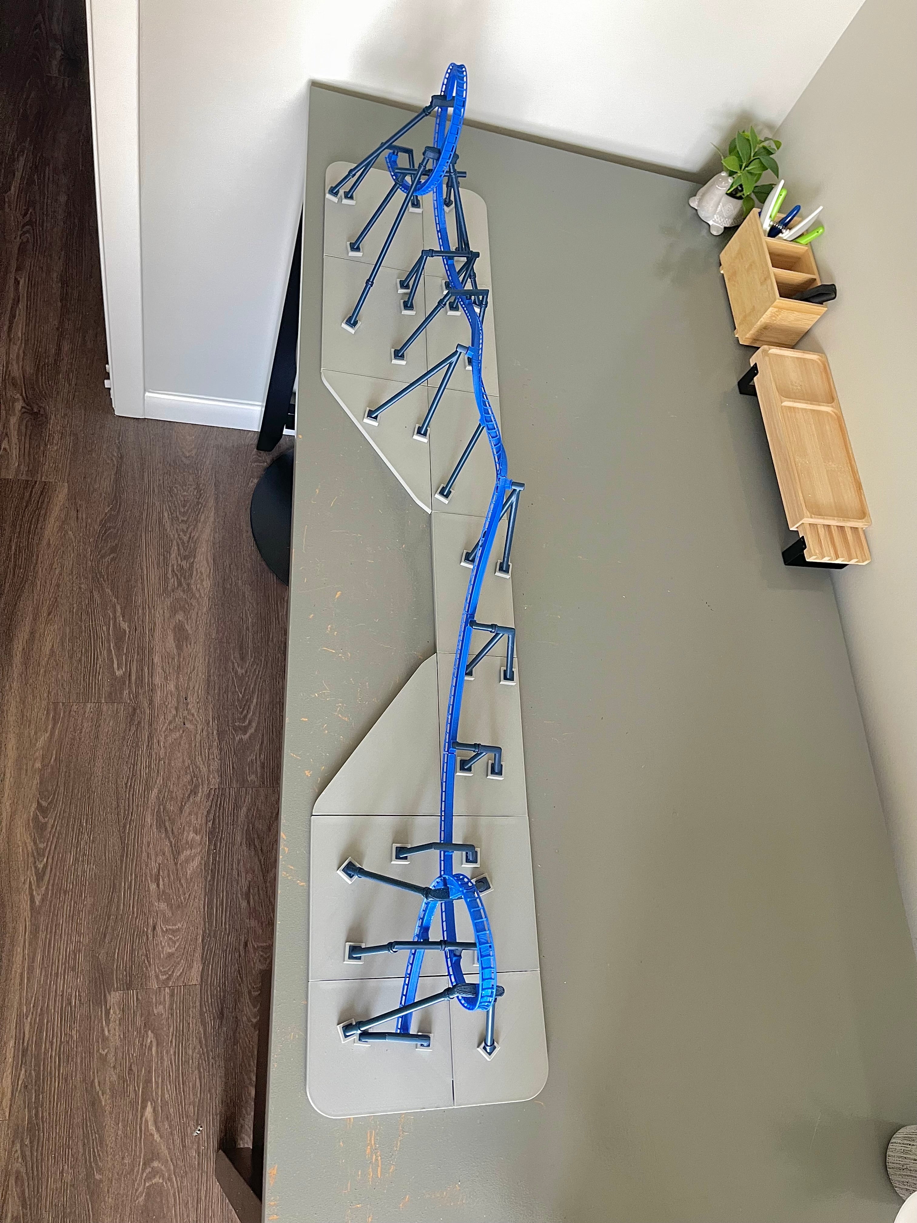 ‘The Bat Signal’ Sequence Model Roller Coaster  Kit