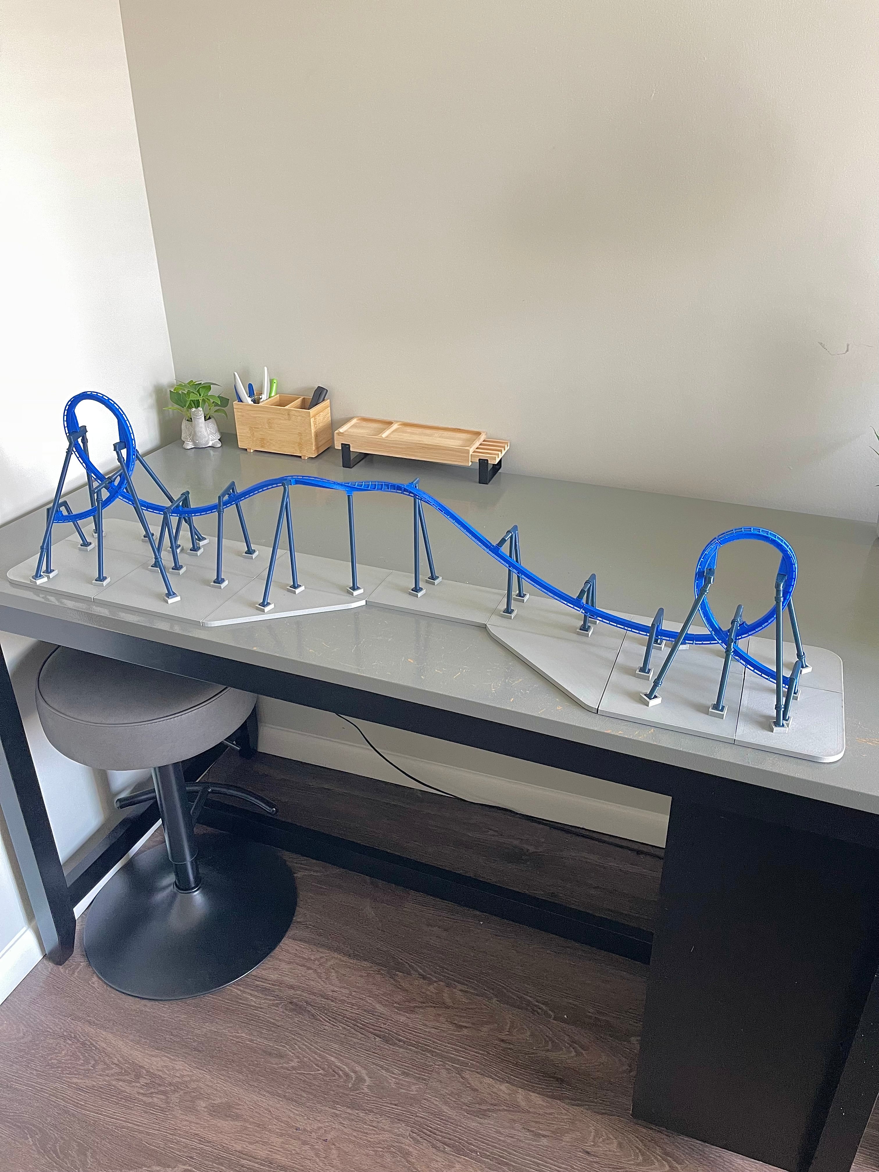 ‘The Bat Signal’ Sequence Model Roller Coaster  Kit