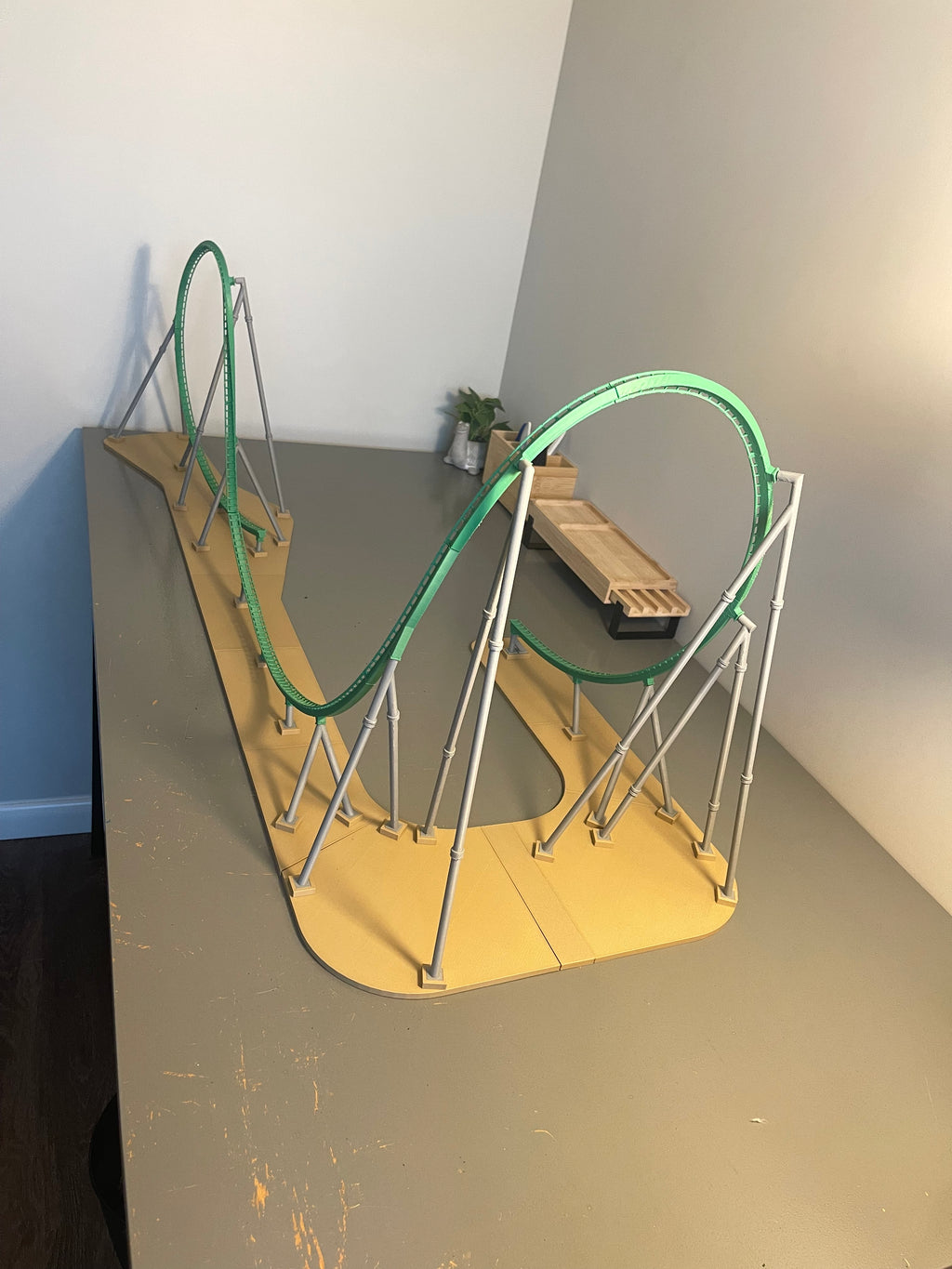 'The Rapteisha' Sequence Model Roller Coaster Kit