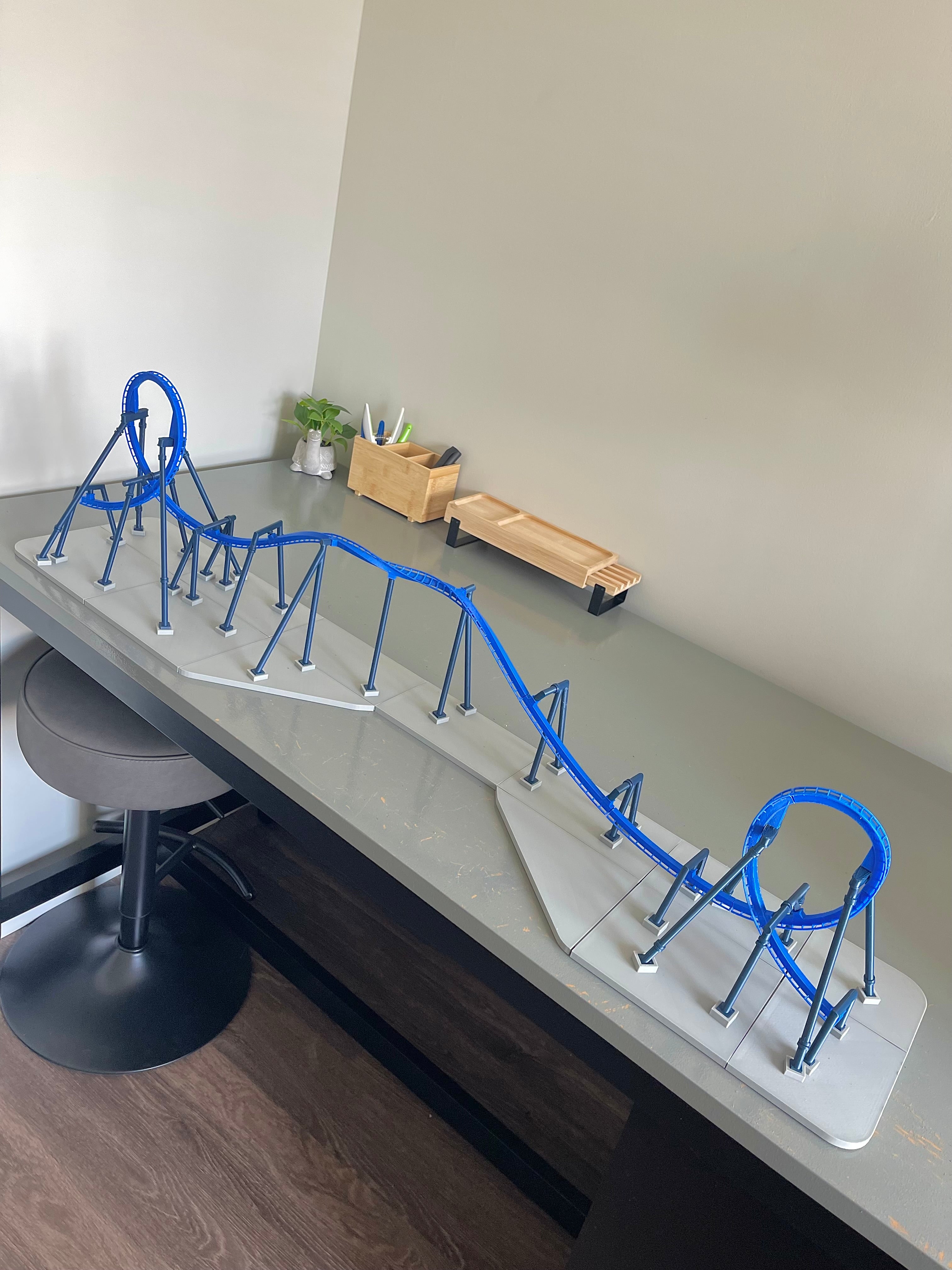 ‘The Bat Signal’ Sequence Model Roller Coaster  Kit
