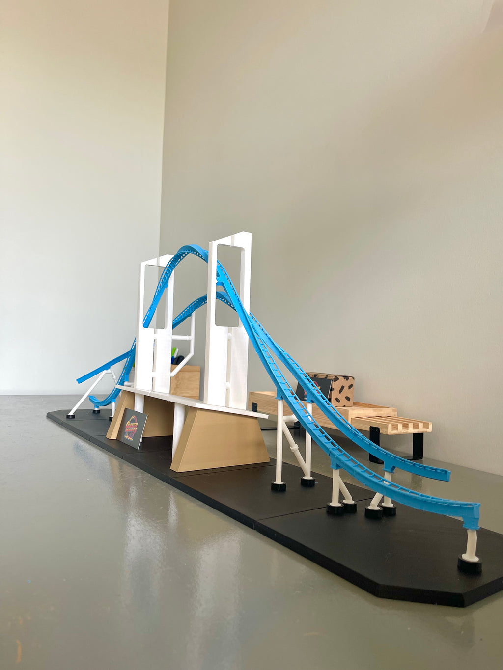 'The Keyhole' Model Roller Coaster Kit